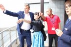 Lietuvos parolimpiečiai pagerbti krepšinio rungtynėse Japonijoje.