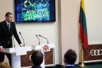 Fotografijų albumo apie krepšinį pristatymas.