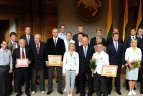 Vyriausybė apdovanojo olimpiečius.