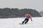 Ant Kauno marių ledo vyko Lietuvos buriavimo jėgos aitvarų čempionatas