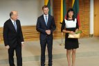 Vyriausybė apdovanojo olimpiečius.
