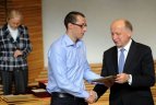 Vyriausybė apdovanojo olimpiečius.