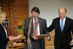 Vyriausybė apdovanojo olimpiečius.