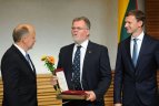 Vyriausybė apdovanojo olimpiečius.
