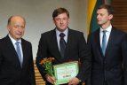 Vyriausybė apdovanojo olimpiečius.