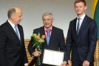 Vyriausybė apdovanojo olimpiečius.