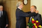 Jurgiui Kairiui įteiktas Komandoro garbės ženklas.