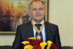 Jurgiui Kairiui įteiktas Komandoro garbės ženklas.