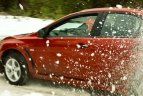 Trasoje automobilininkų laukė ledo ir sniego spąstai