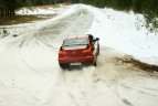 Trasoje automobilininkų laukė ledo ir sniego spąstai