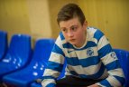 Vaikų žolės riedulio lygos U12 finalinės varžybų momentas