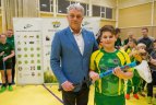 Vaikų žolės riedulio lygos U12 finalinės varžybų momentas