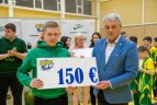 Vaikų žolės riedulio lygos U12 finalinės varžybų momentas