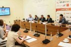 Prieš tris savaites prieš 1000 km lenktynes, jų rengėjai susitiko su spauda