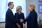 2013 12 12. Šokėjai ant ledo I.Tobias ir D.Stagniūnas prezidentūroje.