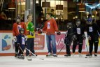 Dainius Zubrus ir Darius Kasparaitis Vilniaus Akropolyje.