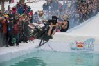 „Red Bull Jump & Freeze“ Liepkalnyje.