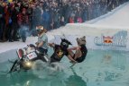 „Red Bull Jump & Freeze“ Liepkalnyje.