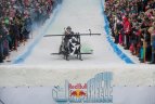 „Red Bull Jump & Freeze“ Liepkalnyje.
