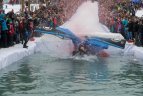 „Red Bull Jump & Freeze“ Liepkalnyje.
