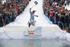 „Red Bull Jump & Freeze“ Liepkalnyje.