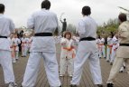 Japonijos bičiuliai, karate meistrai Vilniuje pažymėjo sakurų žydėjimo šventę