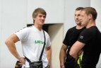 2013 06 12. Lietuvos vyrų rankinio rinktinė 23:25 pralaimėjo olimpiniams čempionams prancūzams.