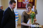 Vilniaus „Kibirkšties-VIČI-IKI“ komandos krepšininkės Vilniaus rotušėje.