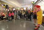 "Šiaulių" komandos krepšininkų susitikimas su sirgaliais McDonald'e