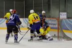 NLRL komandos tęsia kovas ledo aikštelėse