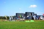 Į burlenčių ir jėgos aitvarų varžybas susirinko rekordinis dalyvių skaičius