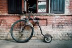 „IKI Velomaratono“ dalyvis D.Dabauskas ir jo savos gamybos dviratis.