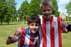 „Mus vienija futbolas.“