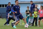 "Ekrano" futbolininkai vaikus mokė futbolo gudrybių