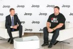Ž.Savickas vairuos "Jeep".