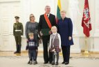Prezidentė Dalia Grybauskaitė įteikė valstybės apdovanojimus Europos vicečempionams.