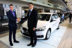 D. Rapšys džiaugiasi naujutėlaičiu BMW