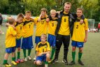 „Pažink pasaulį futbolo aikštėje.“