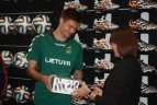 L. Spalvis tapo teisėju ir surengė treniruotę jauniesiems futbolininkams