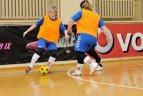 "Močiutės už futbolą".