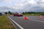 „Kia“ į žurnalistų ralį siunčia tarptautinę trijų ekipažų komandą