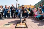 „McDonald‘s žvaigždžių alėjoje“ delno įspaudą paliko Brandonas Daviesas.