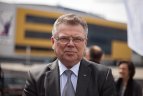 Olimpiečiai varžėsi automobilių slalomo trasoje