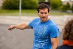 Olimpiečiai varžėsi automobilių slalomo trasoje