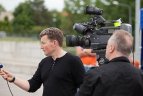 Olimpiečiai varžėsi automobilių slalomo trasoje