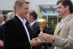 Žolės riedulio vyrų ir moterų čempionatų prizininkų apdovanojimai