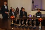 Apdovanoti geriausi 2010 m. mokiniai sportininkai ir komandos.