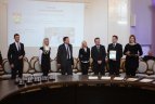 Apdovanoti geriausi 2010 m. mokiniai sportininkai ir komandos.