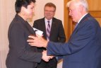 V. Adamkų apklankė D. Gudzinevičiūtė ir A. Poviliūnas.