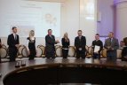 Apdovanoti geriausi 2010 m. mokiniai sportininkai ir komandos.